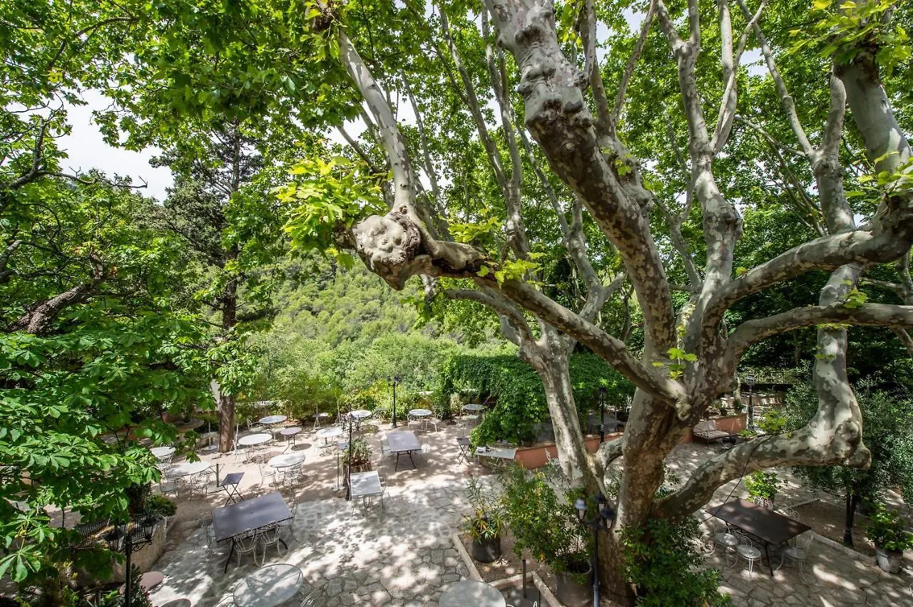 Les Florets Gigondas Hotel