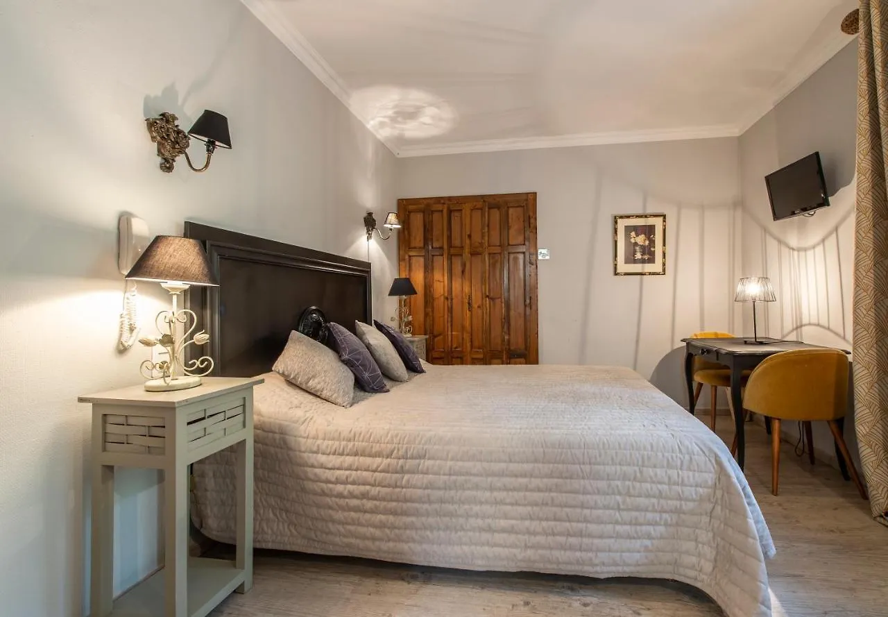 Les Florets Gigondas Hotel